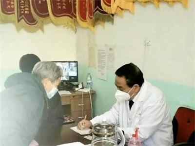 庆祝中国人民解放军建军98周年 中华名医  ——闻树忠