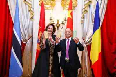 杏林承古训  	国药济苍生 记著名“岑岐山”品牌创始人吴焕兴