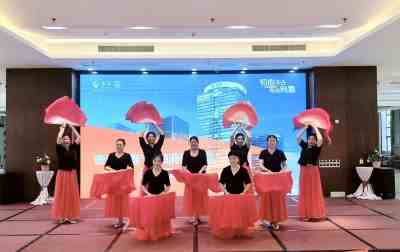 粤爱尚艺术团携手泰康人寿开展敬老慰问演出