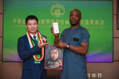 中国蜜桃品牌获喀麦隆驻华大使馆认可 孙永军推动中喀健康领域合作